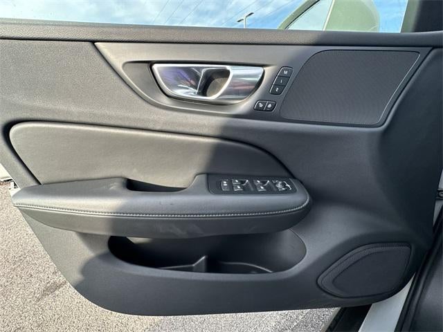 2025 Volvo V60 Cross Country Plus