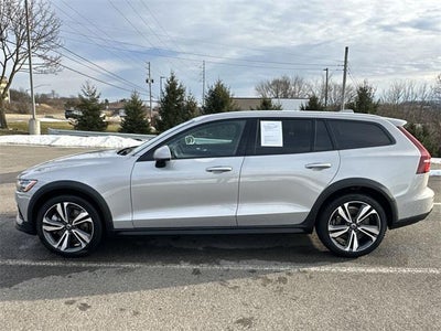 2025 Volvo V60 Cross Country Plus