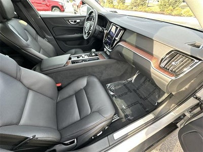 2025 Volvo V60 Cross Country Plus