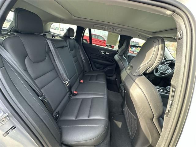 2025 Volvo V60 Cross Country Plus
