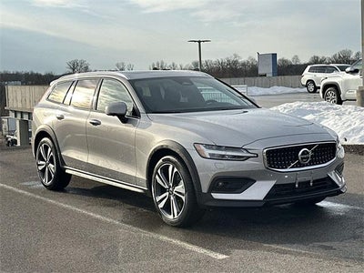 2025 Volvo V60 Cross Country Plus