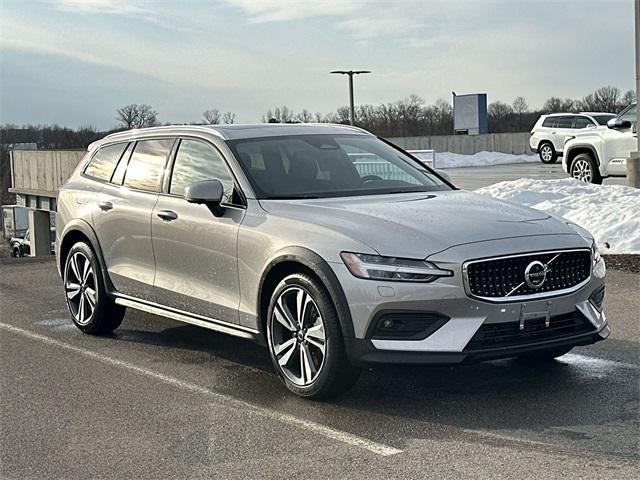 2025 Volvo V60 Cross Country Plus