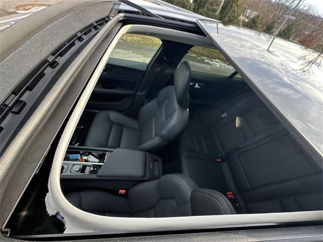 2025 Volvo V60 Cross Country Plus