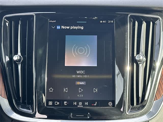 2025 Volvo V60 Cross Country Plus