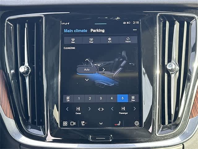 2025 Volvo V60 Cross Country Plus