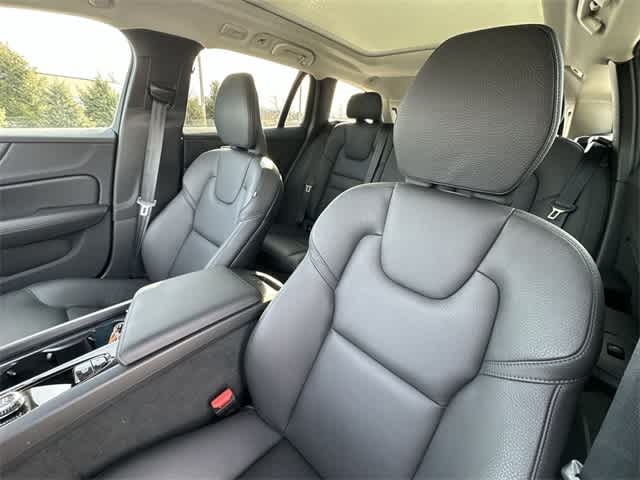 2025 Volvo V60 Cross Country Plus