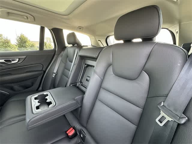 2025 Volvo V60 Cross Country Plus