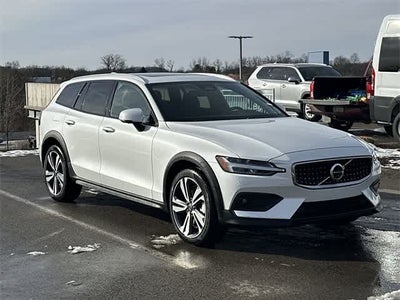 2025 Volvo V60 Cross Country Plus