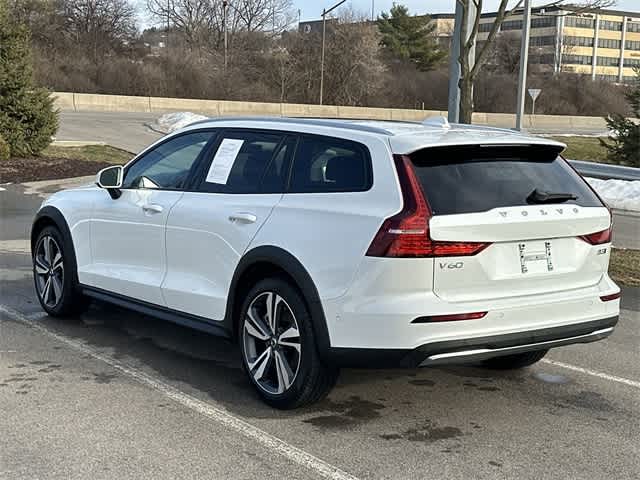 2025 Volvo V60 Cross Country Plus