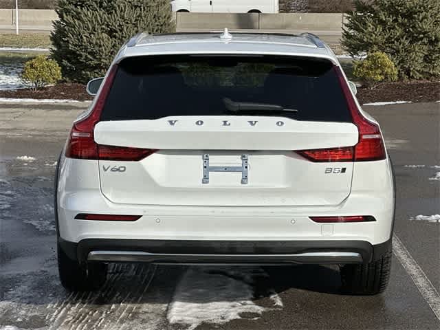 2025 Volvo V60 Cross Country Plus