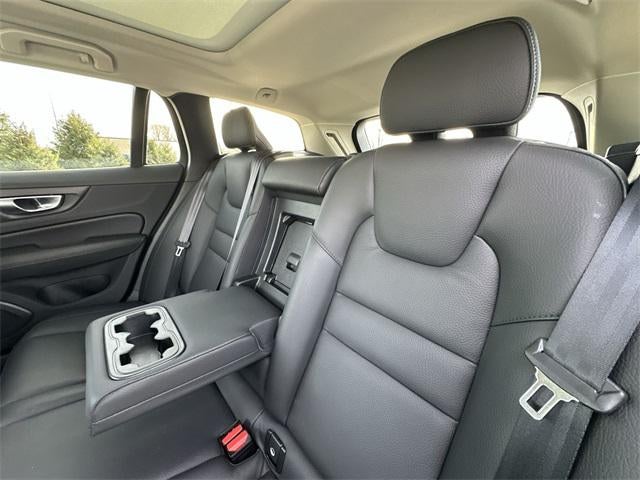 2025 Volvo V60 Cross Country Plus