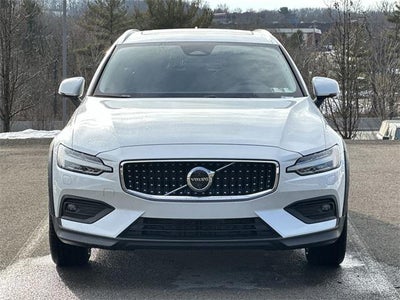2025 Volvo V60 Cross Country Plus