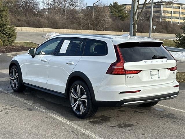 2025 Volvo V60 Cross Country Plus