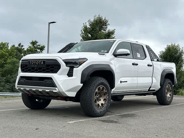 2026 Toyota Tacoma i-FORCE MAX Tacoma Trailhunter