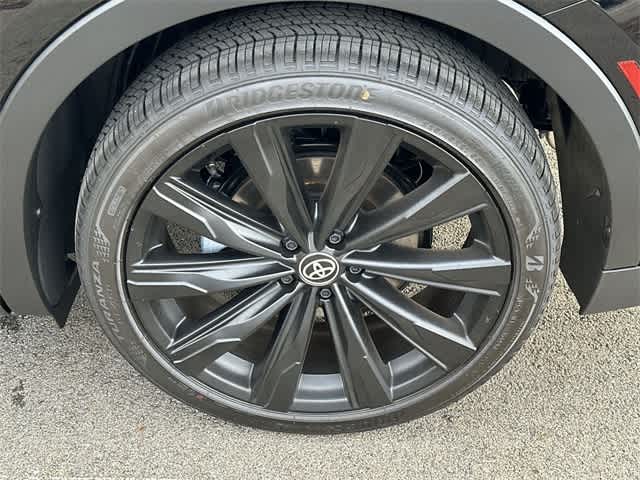 2026 Toyota Toyota Crown Nightshade