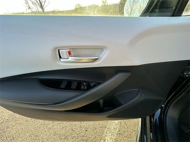 2025 Toyota Corolla Hatchback SE